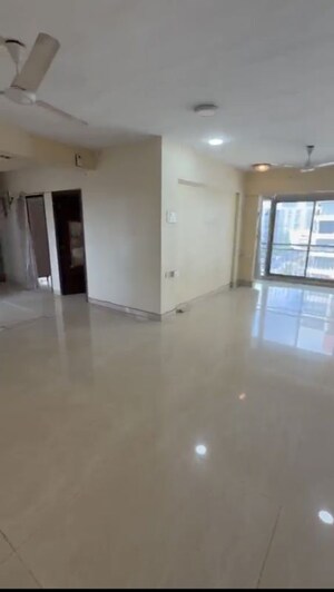Room in 4 BHK Apartment at K Raheja Corp Maple Leaf, Powai – for Sale
