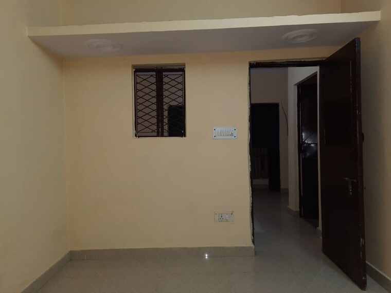 Room, sarita vihar 1 Bedroom 450 Sq.Ft. Independent House In Sarita Vihar Delhi 10769394