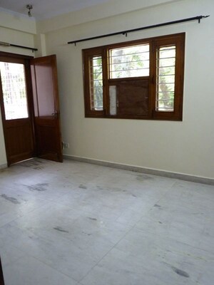 Room in 3 BHK Builder Floor at Malviya Nagar – for Rent