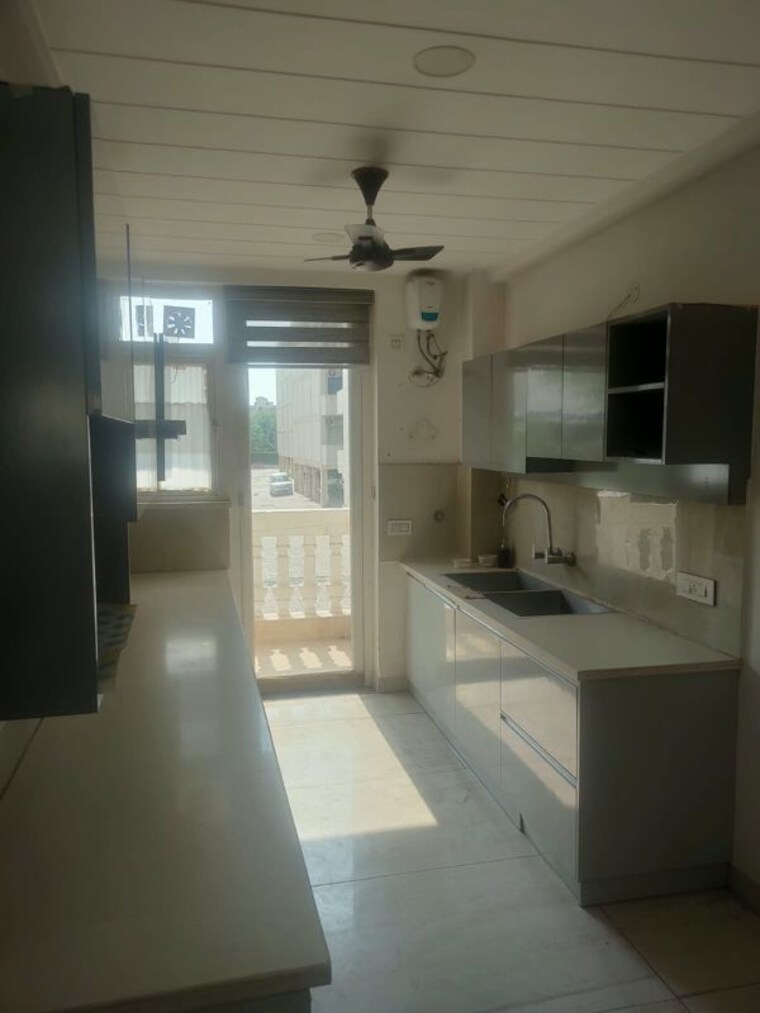 Kitchen, skylar-homes 3 Bedroom 1935 Sq.Ft. Apartment In Patiala Road Zirakpur 10769434