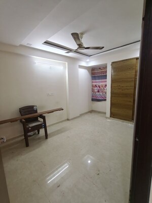 Room in 4 BHK Apartment at Century Eco World I, Narayan Vihar – for Rent