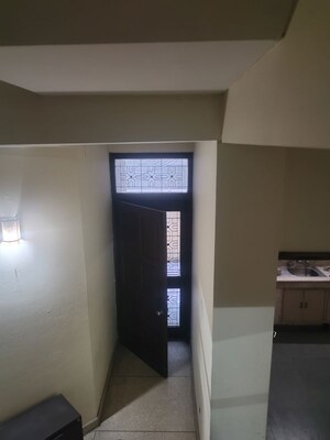 Furnished Amenities in 3 BHK Builder Floor at East Of Kailash – for Sale