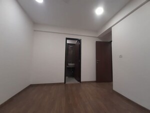 Room in 1 BHK Apartment at Group Satellite Elegance, Goregaon East – for Rent