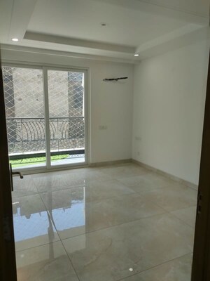 Room in 3 BHK Apartment at Roseate Homes, Ghazipur – for Sale