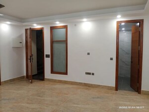 Room in 3 BHK Builder Floor at Vasant Kunj – for Sale