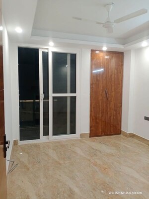 Room in 3 BHK Builder Floor at Vasant Kunj – for Sale