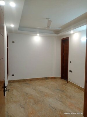 Room in 3 BHK Builder Floor at Vasant Kunj – for Sale