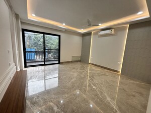 Room in 4 BHK Builder Floor at Shanti Kunj – for Rent