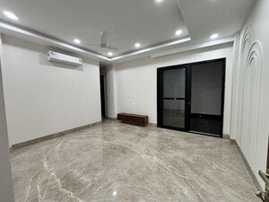 Room in 4 BHK Builder Floor at Shanti Kunj – for Rent