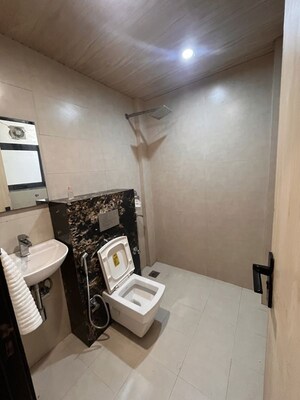 Team Area in 1 BHK Builder Floor at Sushant Lok I – for Rent