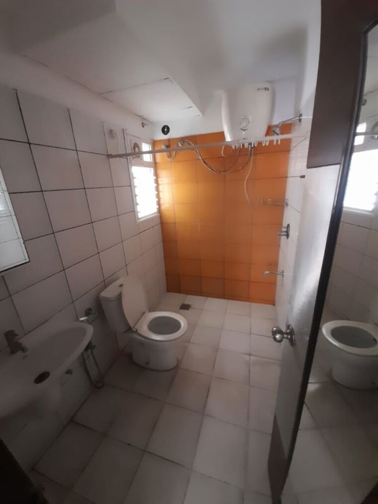 Bathroom, prestige-casablanca 4 Bedroom 3000 Sq.Ft. Apartment In Murugesh Palya Bangalore 10769556