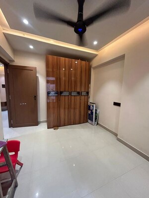 Room in 4 BHK Apartment at Borivali West – for Sale