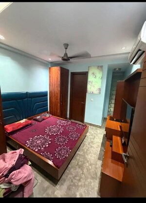 Bedroom in 3 BHK Builder Floor at Sarvapriya Vihar – for Rent