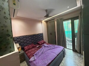 Bedroom in 3 BHK Builder Floor at Sarvapriya Vihar – for Rent