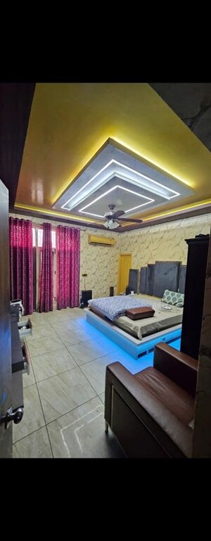 Bedroom in 5 BHK Independent House at Sector 16 A – for Sale