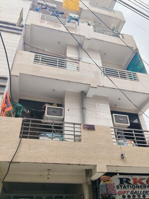  Apartment For Sale in Shyam Park Main