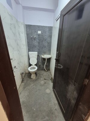 Bathroom in 2.5 BHK Builder Floor at Mayur Vihar – for Rent