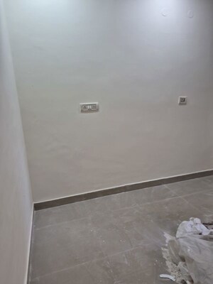 Room in 2.5 BHK Builder Floor at Mayur Vihar – for Sale