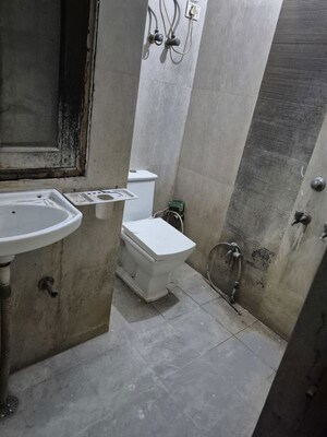 Bathroom in 2.5 BHK Builder Floor at Mayur Vihar – for Sale