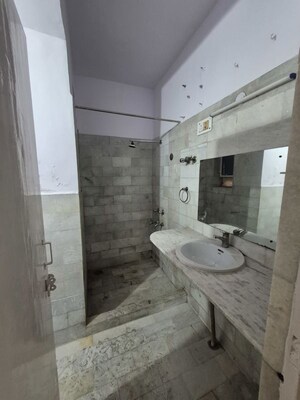 Washroom in 1.5 BHK Apartment at Mayur Vihar – for Sale