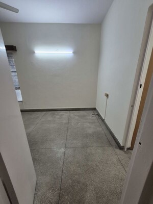 Furnished Amenities in 1.5 BHK Apartment at Mayur Vihar – for Sale