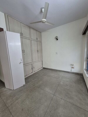 Bathroom in 1.5 BHK Apartment at Mayur Vihar – for Sale