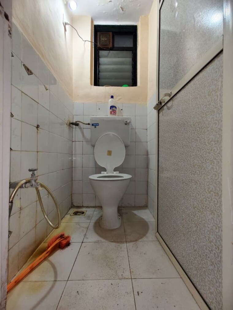 Bathroom, dharma-nagar-chs  300 Sq.Ft. Apartment In Borivali West Mumbai 10769828