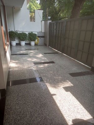 Parking in 5 BHK Villa at Safdarjung Development Area – for Rent
