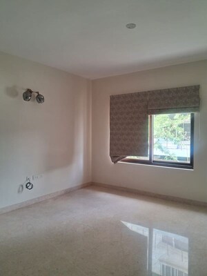 Room in 3 BHK Builder Floor at Cunningham Road – for Rent