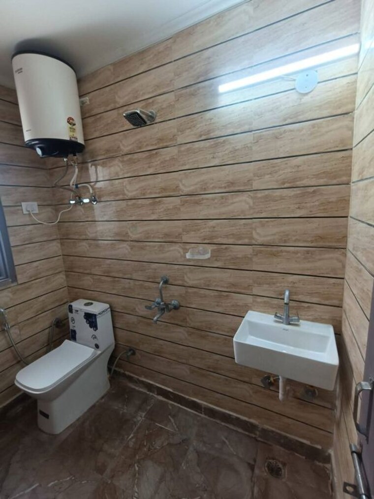 Bathroom, chattarpur 2 Bedroom 1000 Sq.Ft. Apartment In Chattarpur Delhi 10769930