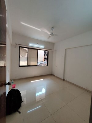 Room in 1 BHK Apartment at Kurla West – for Rent