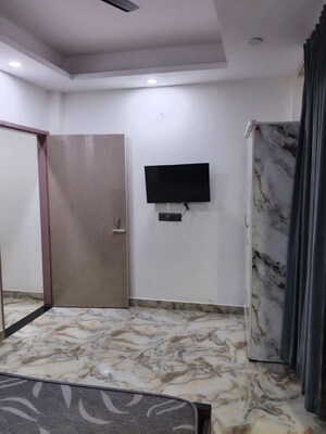 Room in 1 BHK Builder Floor at Sector 40 – for Rent