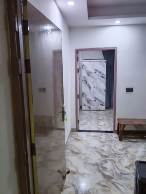 Building Lobby in 1 BHK Builder Floor at Sector 40 – for Rent