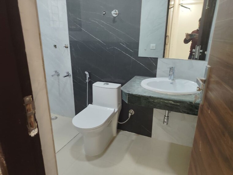 Team Area, unitech-arcadia 3 Bedroom 360 Sq.Yd. Builder Floor In South City 2 Gurgaon 10769947