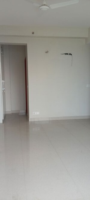 Room in 3 BHK Apartment at Tata Eureka Park, Sector 150 – for Rent