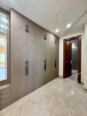 Room in 4 BHK Apartment at Parsvnath La Tropicana, Civil Lines – for Sale