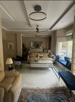 Team Area in 4 BHK Builder Floor at Defence Colony – for Sale