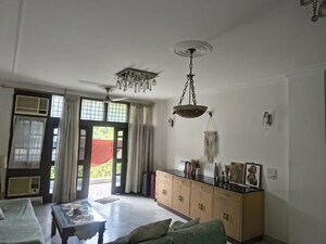 6 BHK Villa For Sale in Chanakyapuri