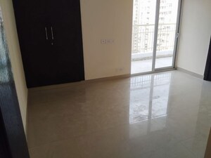 Room in 3 BHK Apartment at VVIP Homes, Gaur City 2 – for Rent