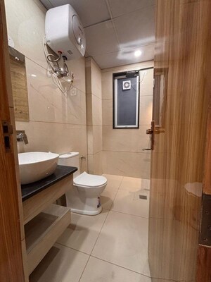 Bathroom in 1 BHK Builder Floor at Sector 38 – for Rent