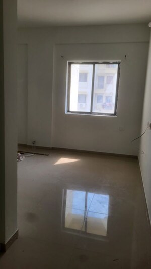 Room in 3 BHK Apartment at Peninsula Address One, Gahunje – for Rent