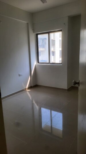 Room in 3 BHK Apartment at Peninsula Address One, Gahunje – for Rent