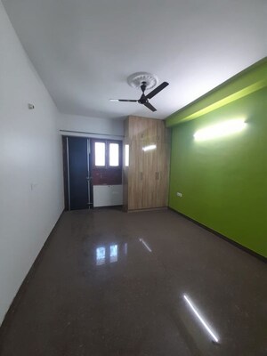 Room in 2 BHK Builder Floor at Sector 45 – for Rent