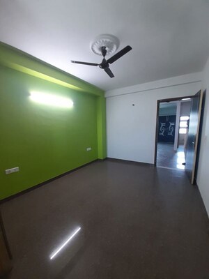 Room in 2 BHK Builder Floor at Sector 45 – for Rent