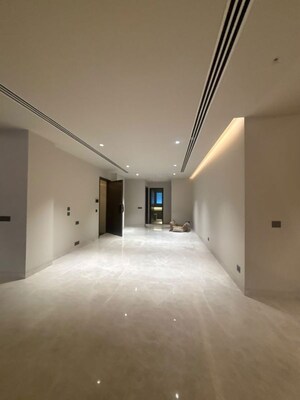 Room in 3 BHK Builder Floor at Anand Niketan – for Rent