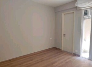 Room in 2.5 BHK Builder Floor at Signature Global City 81, Sector 81 – for Sale