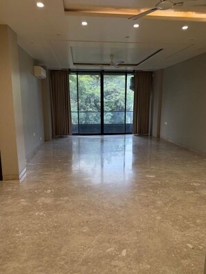 Room in 3.5 BHK Apartment at Unitech Harmony, Sector 50 – for Sale