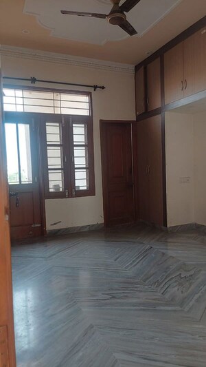 Room in 3 BHK Independent House at MS Enclave Zirakpur, Dhakoli – for Rent