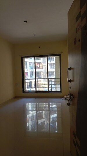 1 BHK Apartment For Rent in Navkar Building, Nalasopara West