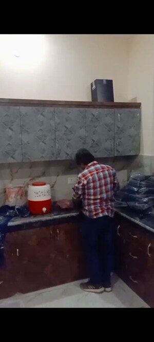 Parking in 2 BHK Builder Floor at Jankipuram – for Sale